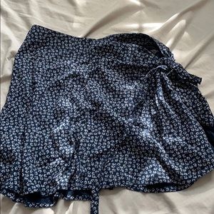 BRANDY MELVILLE TIE SKIRT